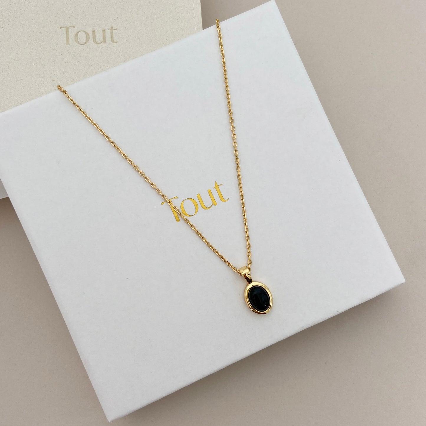 Oval Onyx Pendant Necklace in Gold - toutjewellery