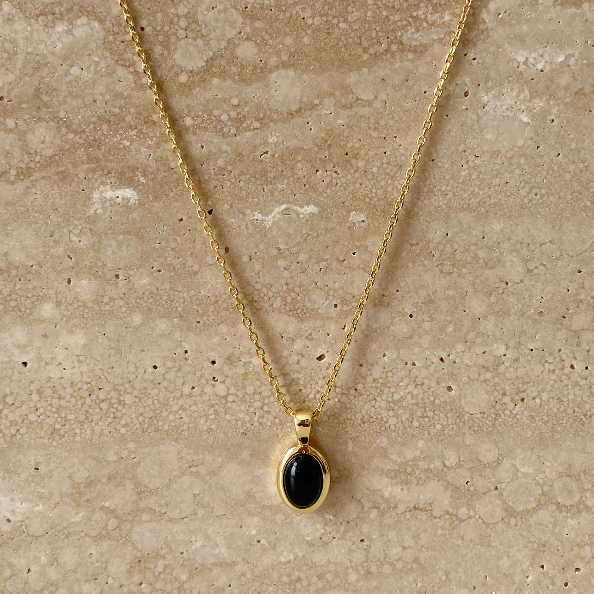 Oval Onyx Pendant Necklace in Gold - toutjewellery