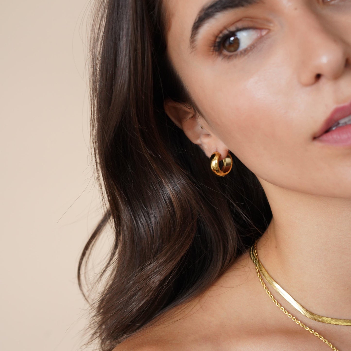 Chunky Medium Hoop Earrings in Gold - toutjewellery