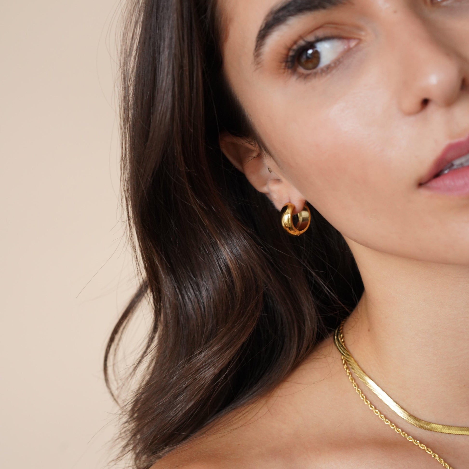 Chunky Medium Hoop Earrings in Gold - toutjewellery