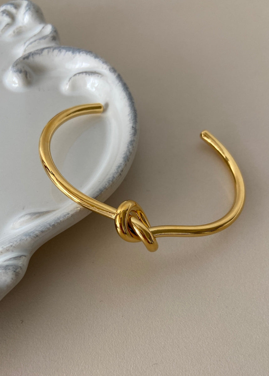 Knot Bangle Bracelet in Gold - toutjewellery